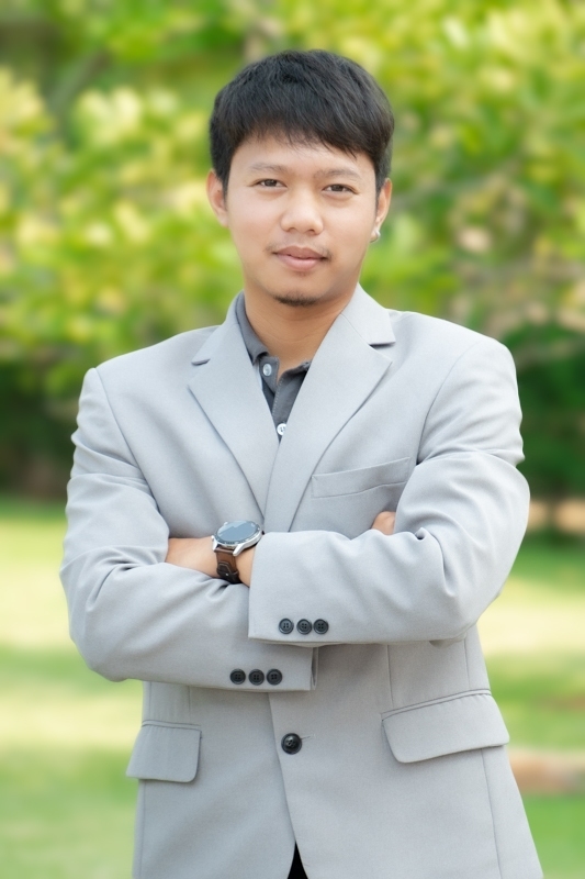 นายธีรเจต กลิ่นผกา